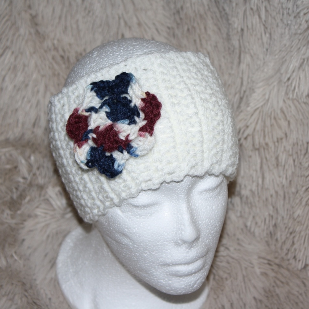 Beautiful NWOT Winter Crocheted Earwarmers - Picture 3 of 6
